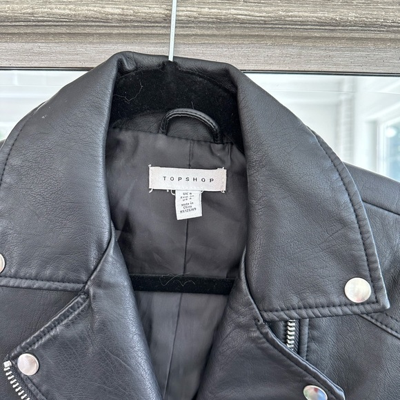 TOPSHOP FAUX LEATHER MOTO JACKET - Picture 2 of 3